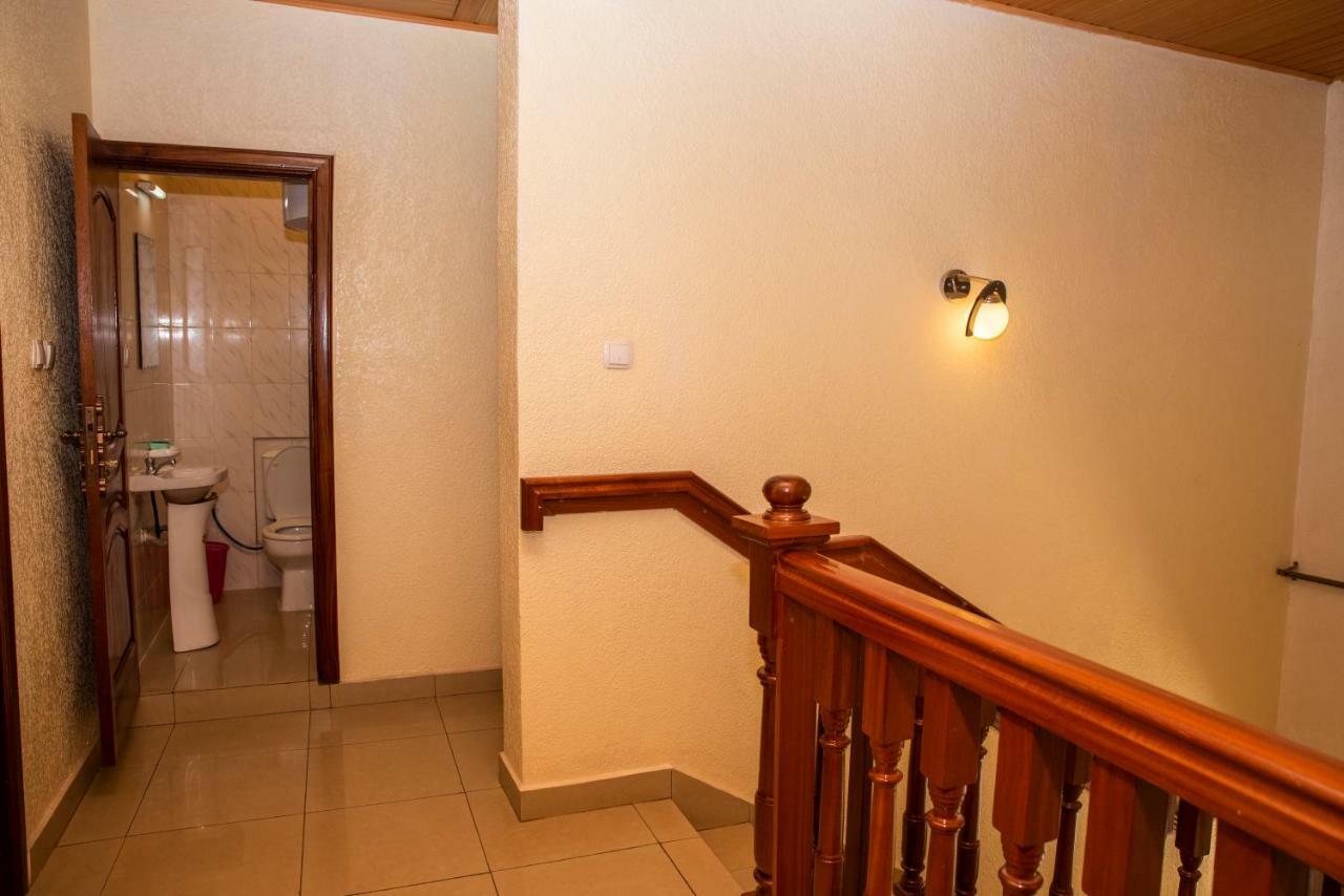 بيت شباب Kigali Castle المظهر الخارجي الصورة