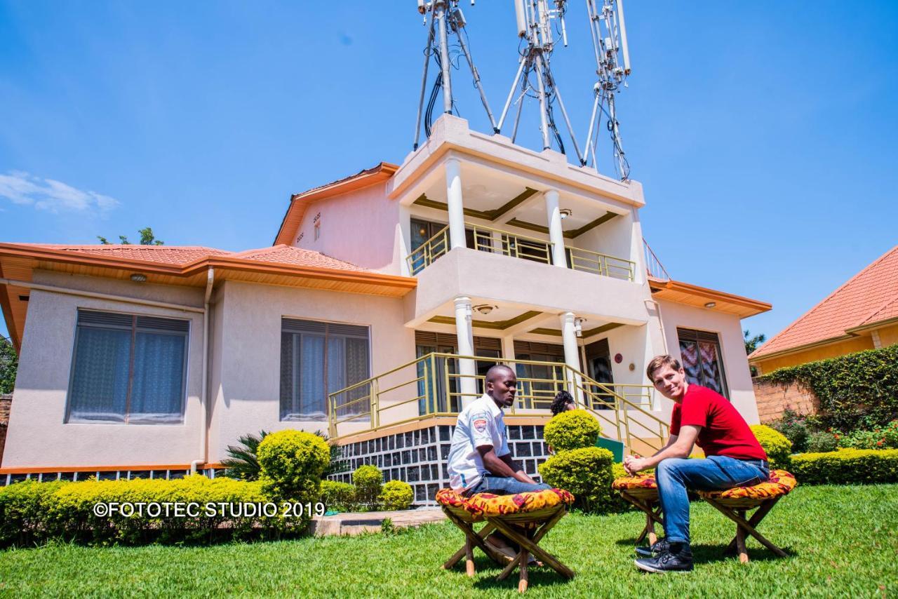 بيت شباب Kigali Castle المظهر الخارجي الصورة